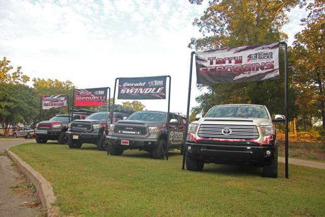 The cool looking Tundras of Bassmaster Elite Series anglers Palaniuk, Iaconelli, Swindle and Scroggins received a lot of looks from Bonus Bucks banquet goers. 