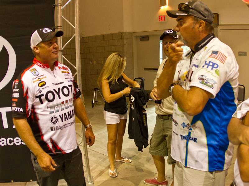 Terry Scroggins talks fishing with one of the competitors.
