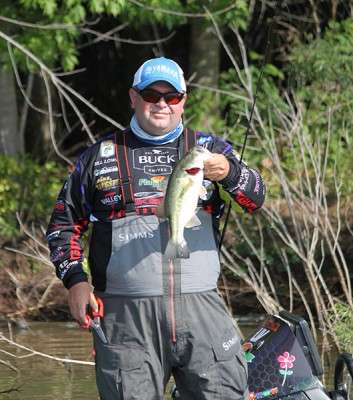 Bill Lowen is sitting in last place at the Escanaba event, but after looking at the AOY standings its hard to conceive that his 13 point lead over the bump spot would get eliminated unless every single angler below him finished in the Top 10 this week. I wouldnât put it past them, but itâs very unlikely because Lowen can control his own destiny just by moving up 5-10 spots in the standings.