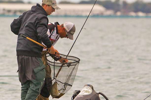 His co-angler, Justin Lonchar, does a good job with the net.