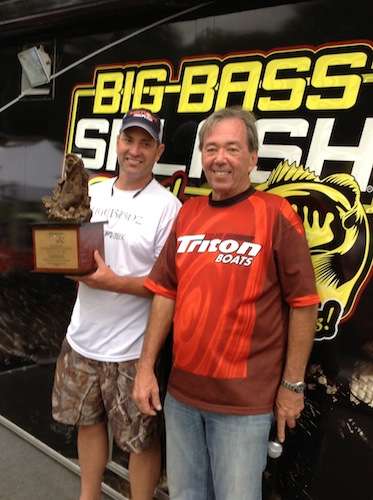 The 2014 Kentucky Lake Big Bass Splash winner, Brett Bell of Scottsboro, AL.