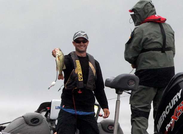 Lee starts Day 2 on the Arkansas River needing to dig out of a big hole. Heâs in 118th place. 