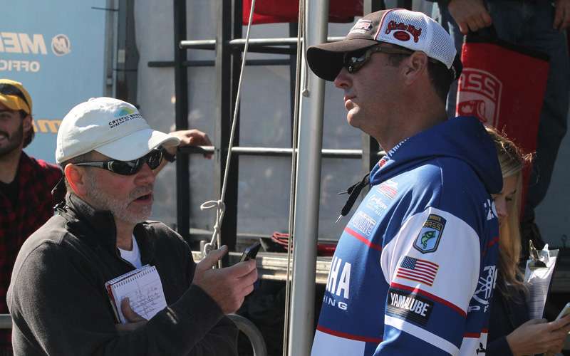 Steve Wright (left) interviews Todd Faircloth after the angler weighed in 20 pounds, 15 ounces and moved into second in the AOY race.