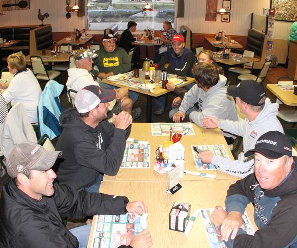 They were joined by Casey Scanlon (front right) and James Niggemeyer, Cliff Pirch and Cliff Crochet at a nearby table.