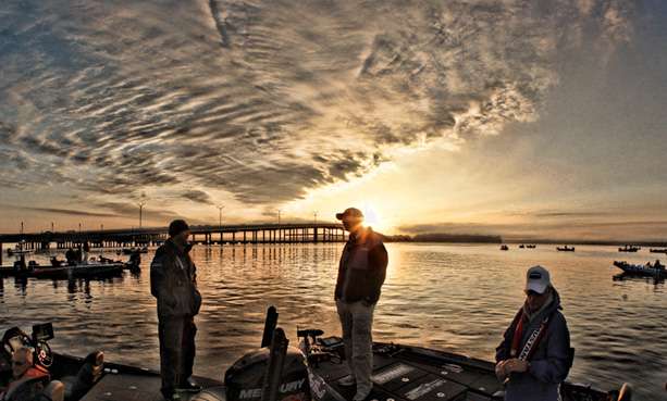 Expected to be a sight-fishing derby, the shining sun was a welcome sight on the St. Johns River. 