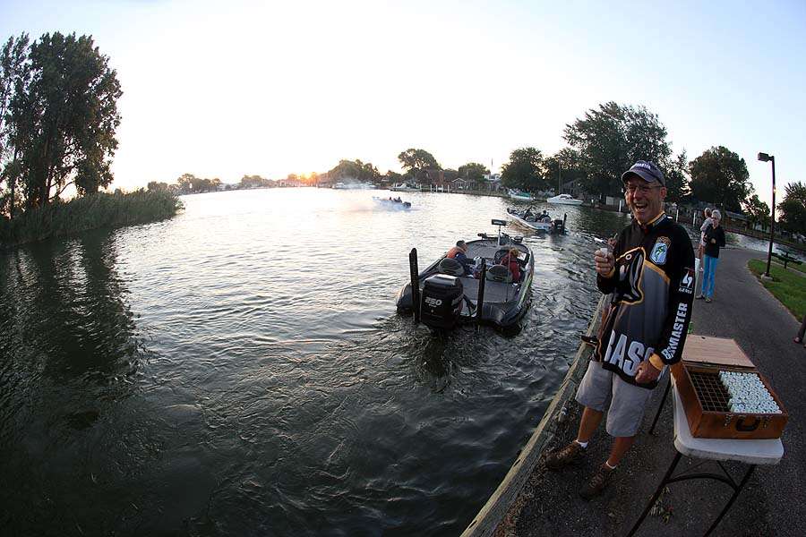 Putting those key fobs on target takes deft hands and a lot of skill.