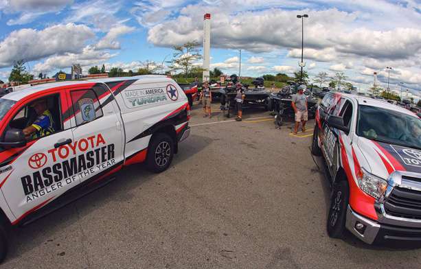 The B.A.S.S. staff hooks up boats to Toyota Tundras before the final weigh in begins. 
