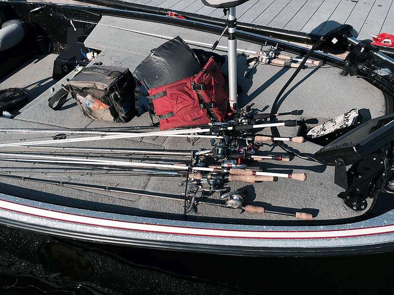 In this boat most of the tacklebox seemingly is tied to this pile of rods and reels on the front deck. Itâs a common scene on Day One. 