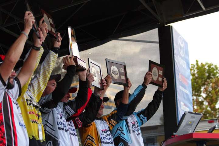 So in the end, all 6 winners raise their trophies, and hopes to win the 2015 Bassmaster Classic...
