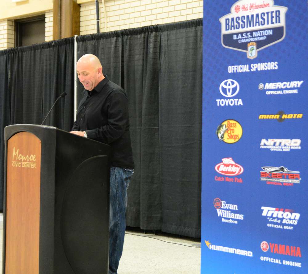 Bassmaster emcee Dave Mercer speaks about the triumphs of the championship week and prepares to hand out awards.