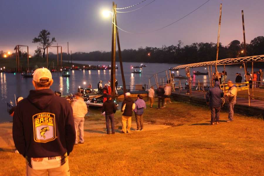 Fellow club members come out to watch their representatives work to complete this final stage on the long road to the Bassmaster Classic. 