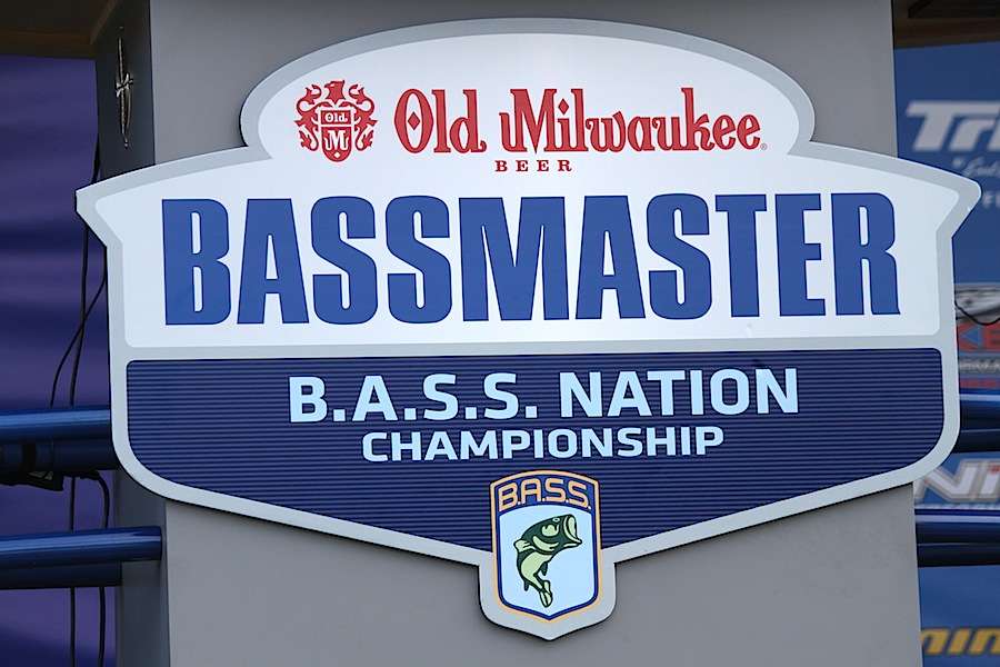 Day 1 of the 2014 Old Milwaukee B.A.S.S. Nation Championship comes to a close and the anglers head in to see who comes out on top after round 1. 