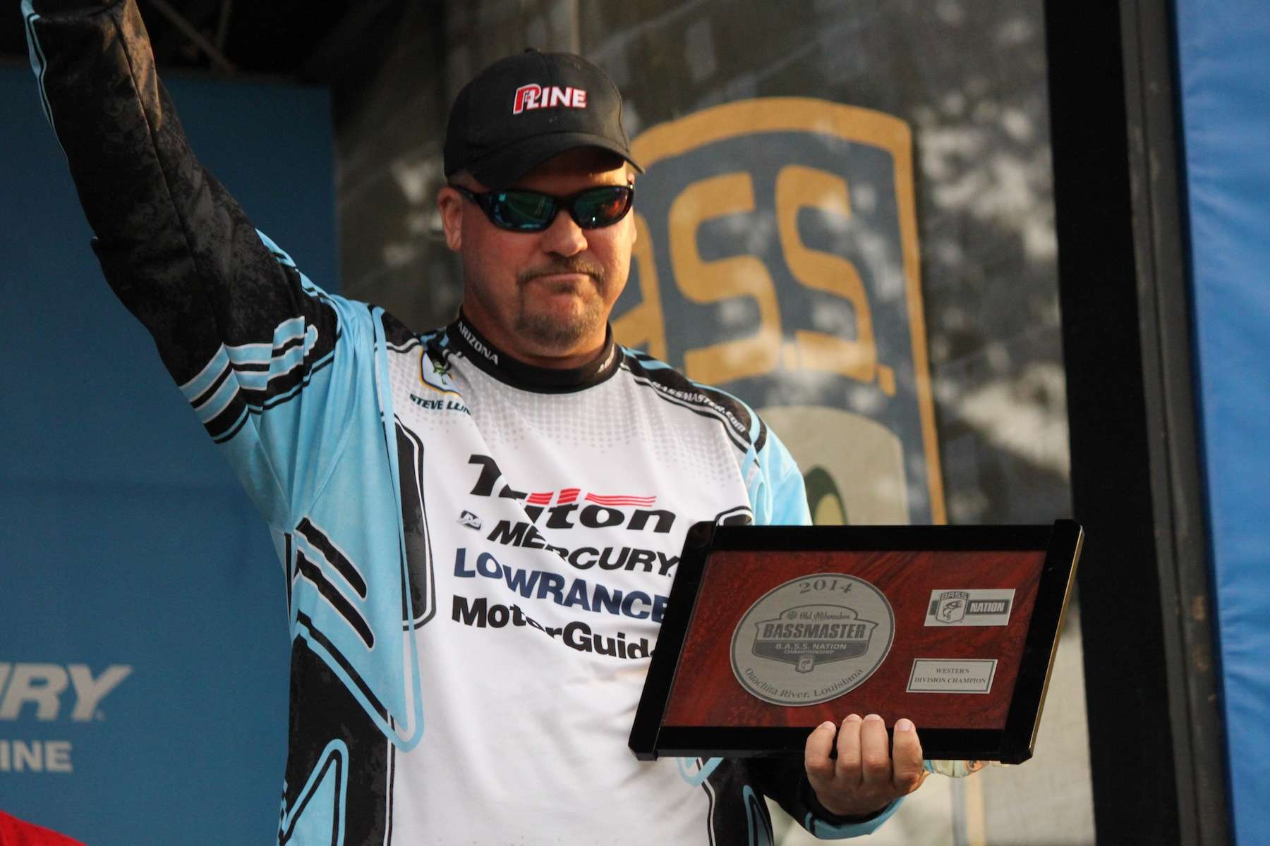 Steve Lund
Glendale, Ariz.
Old Milwaukee B.A.S.S. Nation Western Division winner (Noxon Reservoir). Lund is a member of the Old Milwaukee Bassmaster B.A.S.S. Nation Classic Fishing Team.
