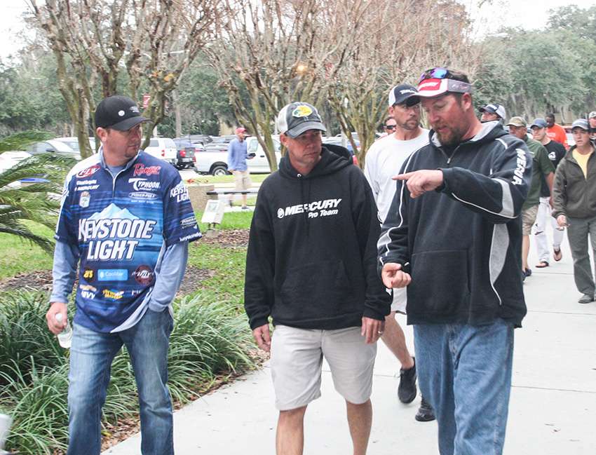 Big names from the FLW Tour side as well, J T Kenney and Chad Grigsby chat with Florida hammer Arnie Lane. 