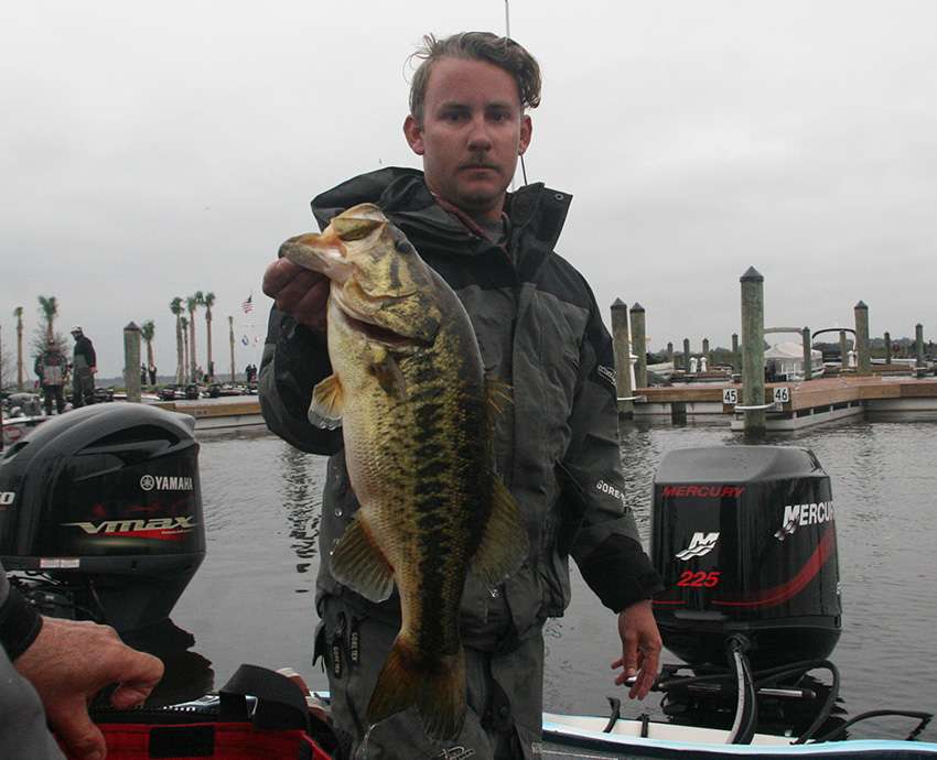 Pons' co-angler Danny Lanier is not new to this body of water and he proves it. Lanier lost the fish-off to Rich Howes in 2013 as a boater. Lanier leads the co-angler division after Day 1.
