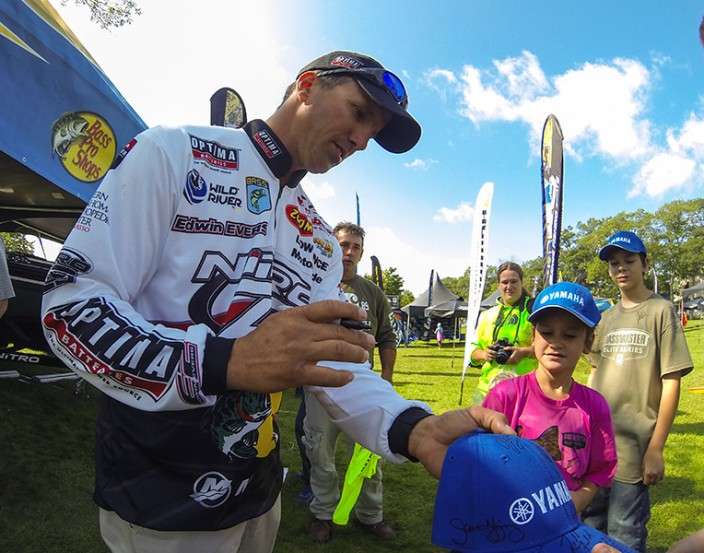 <B>Edwin Evers - 16:1</b>
If you're working on a list of the best anglers who have never won a major title (AOY or a Classic), Evers has to rank near the top. That will change one of these days and maybe at Hartwell in 2015. He nearly pulled it off last year at Guntersville, where he led after two days and finished third, and he has three runner up finishes in AOY. At 40 years old, he's in his fishing prime. Evers ranked 11th at Hartwell in 2008 and has a track record of improving with experience at most venues. He's versatile enough that he's among the favorites at any stop on the tour. When some anglers do well in a tournament, you can pretty easily guess what they were doing. Evers is so versatile, you have no idea. He's the only angler in B.A.S.S. history to win tournaments with all largemouths, all smallmouths and all spotted bass.
