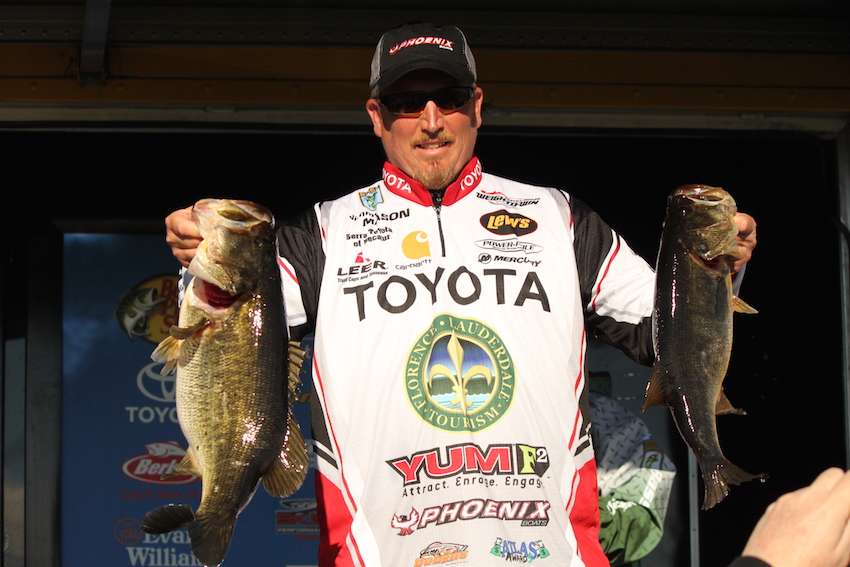 Jimmy Mason rallies with 18-9 on Day 2. 