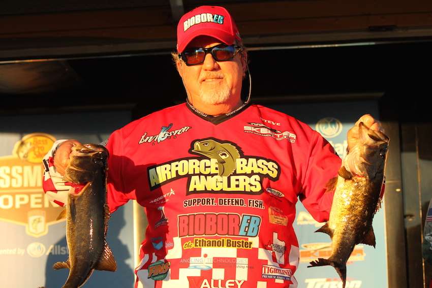 Co-angler Steven Jarrett sits in 2nd with 18-2. 
