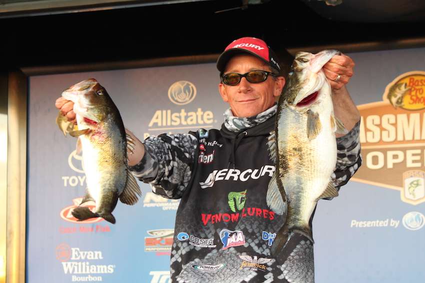 Charlie Hartley finishes 17th with the biggest bag of Day 2 weighing 20-15. 