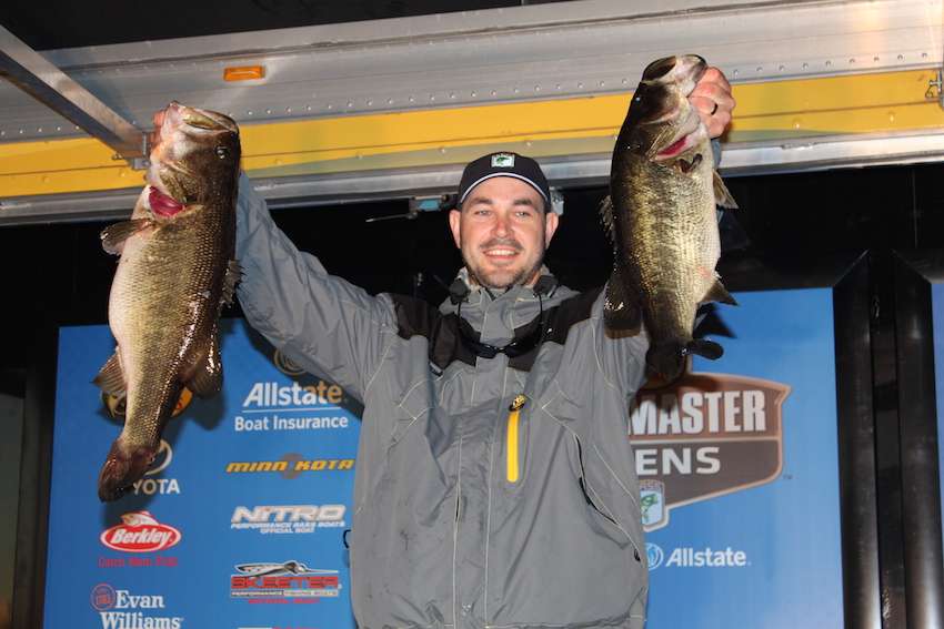 Co-angler Alan Agnoli brought in a massive 3 fish limit weighing 17-11 and leads after two days with 24-15. 