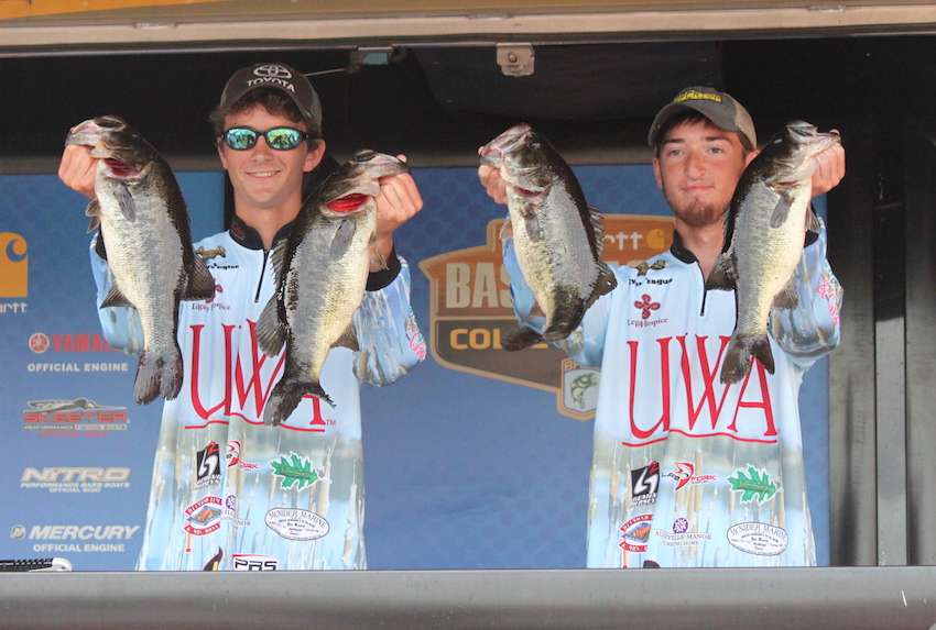 Andrew Warbington and Taylor Teague of the University of West Alabama finish an agonizing 21st with a two-day total of 19-6 and miss the Top 20 cut by 8 ounces. 