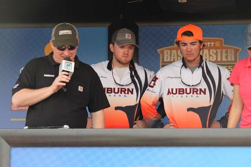 Auburn's Murphy Klumpp and Lucas Brown know they need a big bag to make the Top 20. 