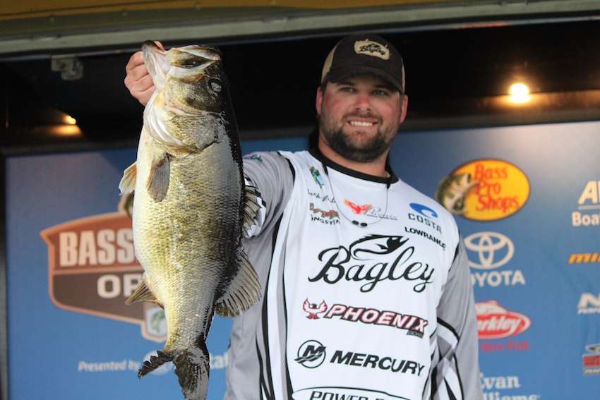 Brock Mosley sits in 7th with 19-9. This brute weighed 9-15. 