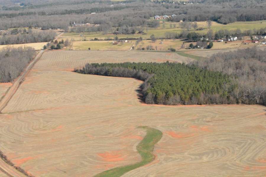 More acres of undeveloped land near the banks of Lake Hartwell.