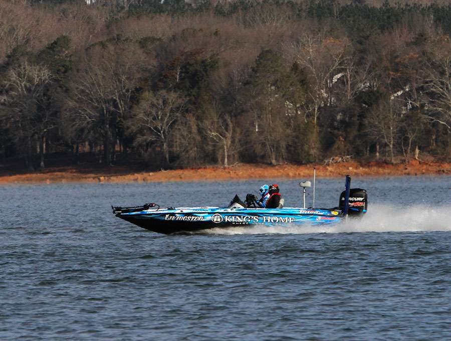 Defending Bassmaster Classic champion Randy Howell takes off from Green Pond Landing in Anderson, S.C. Takeoff was delayed about two hours because of subfreezing temperatures in South Carolinaâs Upcountry.