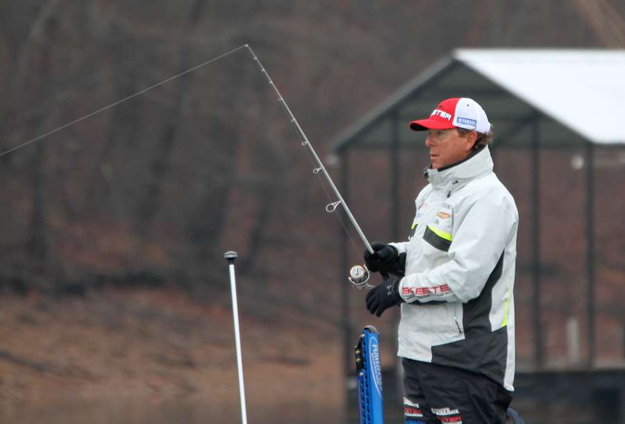 Dean Rojas seems to be reverting back to the dock pattern he fished the first two days. He has spent the past little while in two pockets that he fished Friday and Saturday, targeting docks with a shaky head.