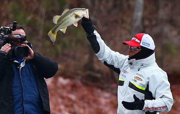 Rojas gives the spectators a look at the fish.