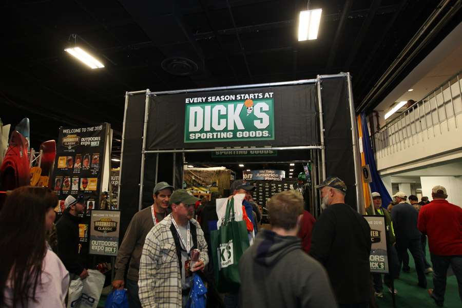 Dickâs Sporting Goods has some great deals for Expo attendees.