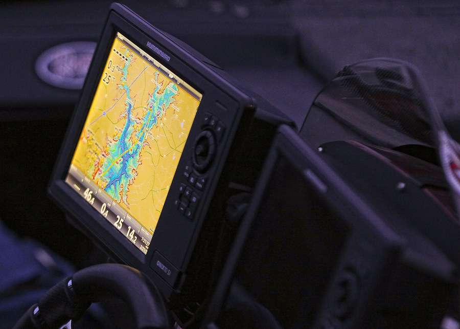  The Humminbird unit is already fired up with details about Lake Hartwell. 