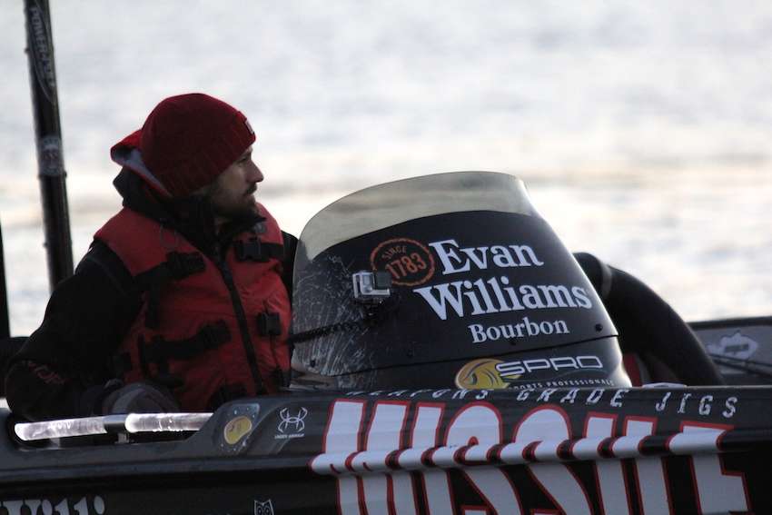 The 2015 Bassmaster Classic contenders head out onto Lake Hartwell for one last day of practice. 