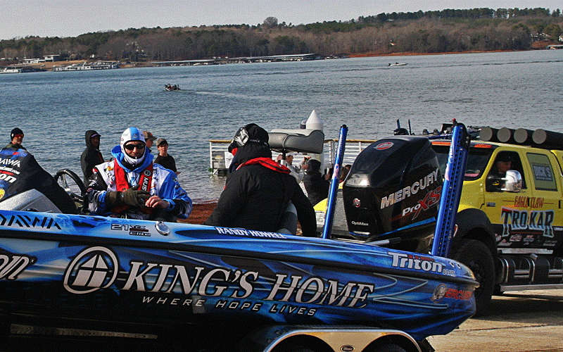 Randy Howell and Skeet Reese were among the first boats out of the water on Day 1 of the 2015 GEICO Bassmaster Classic presented by GoPro. 