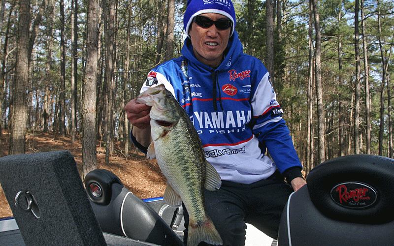 Takahiro Omori, a former Classic champ, shows off his best fish.