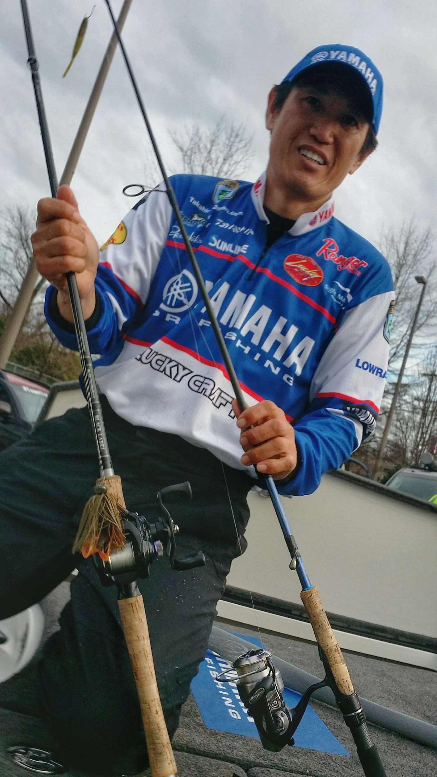 Takahiro Omori said he hated everything about fishing this Classic â fishing deep, fishing slow, cold water â but he adapted. He dropshotted a Yamamoto Shad Shape Worm (green pumpkin) and dragged a 3/4-oz football jig with a Yamamoto Double Tail (both green pumpkin) on main lake points in 40 feet with standing timber.