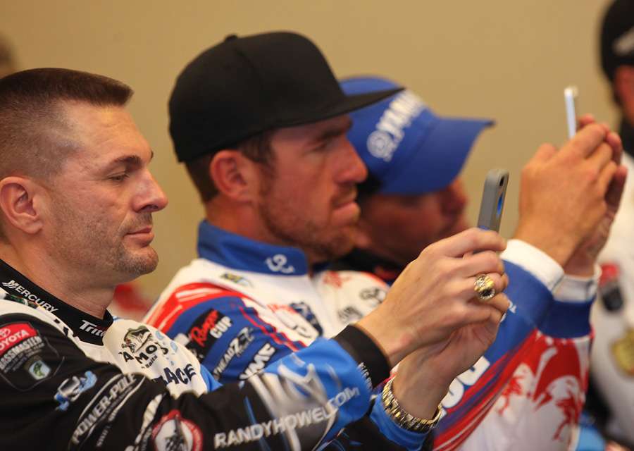 No theyâre not updating their Facebook statuses. Randy Howell and Jacob Wheeler were taking a look at tomorrowâs weather forecast. 