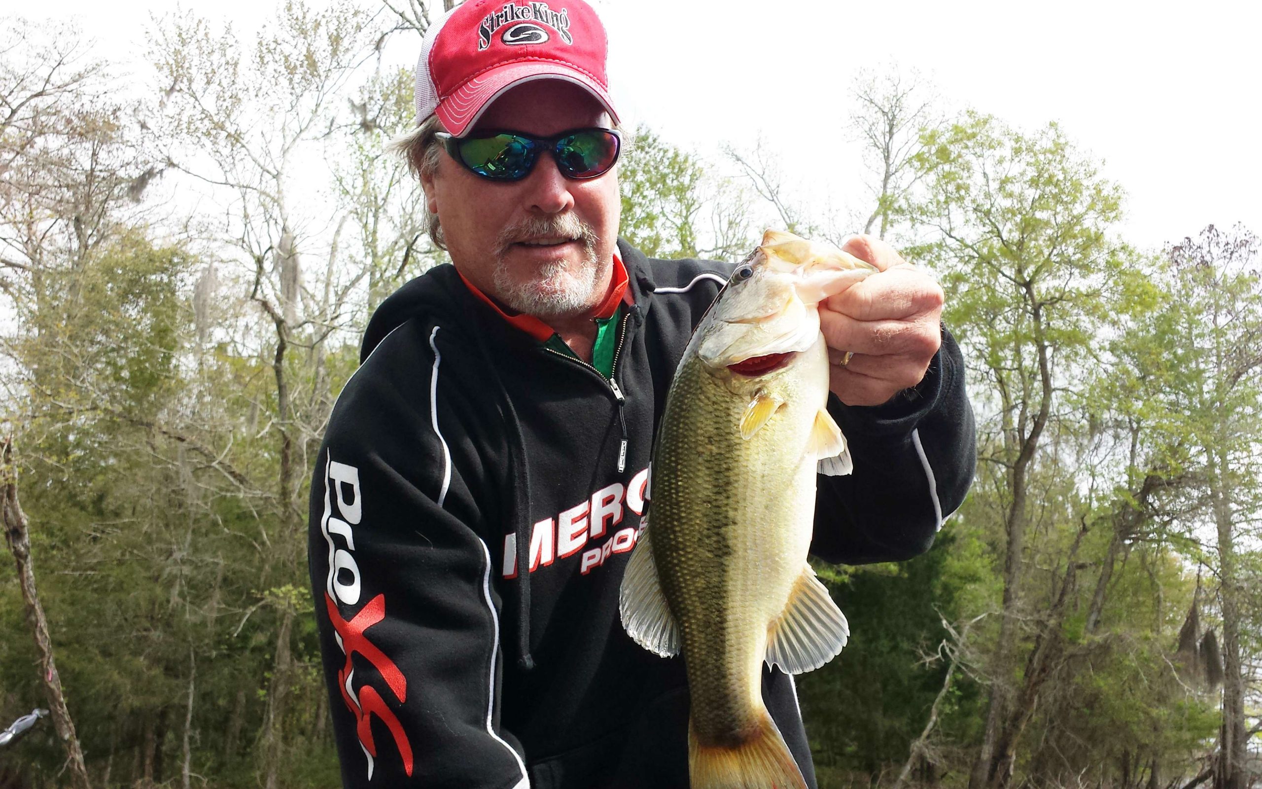 Dennis Tietje with his first Day 2 keeper.
<br>Photo by Bassmaster Marshal RJ Chandler