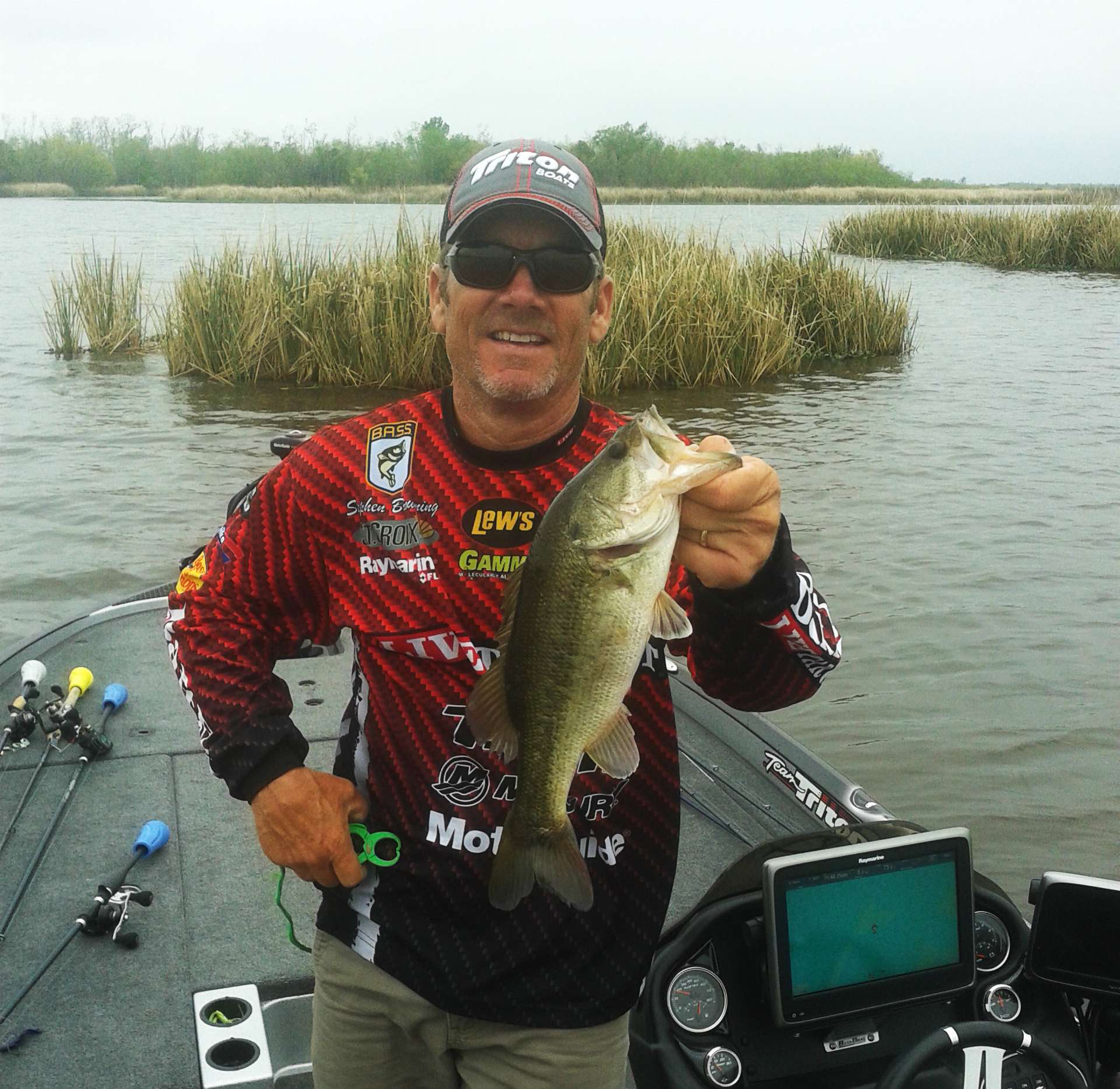 Stephen Browning with his first catch of Day 3.
<br>Photo by Bassmaster Marshal Brian Weatherford