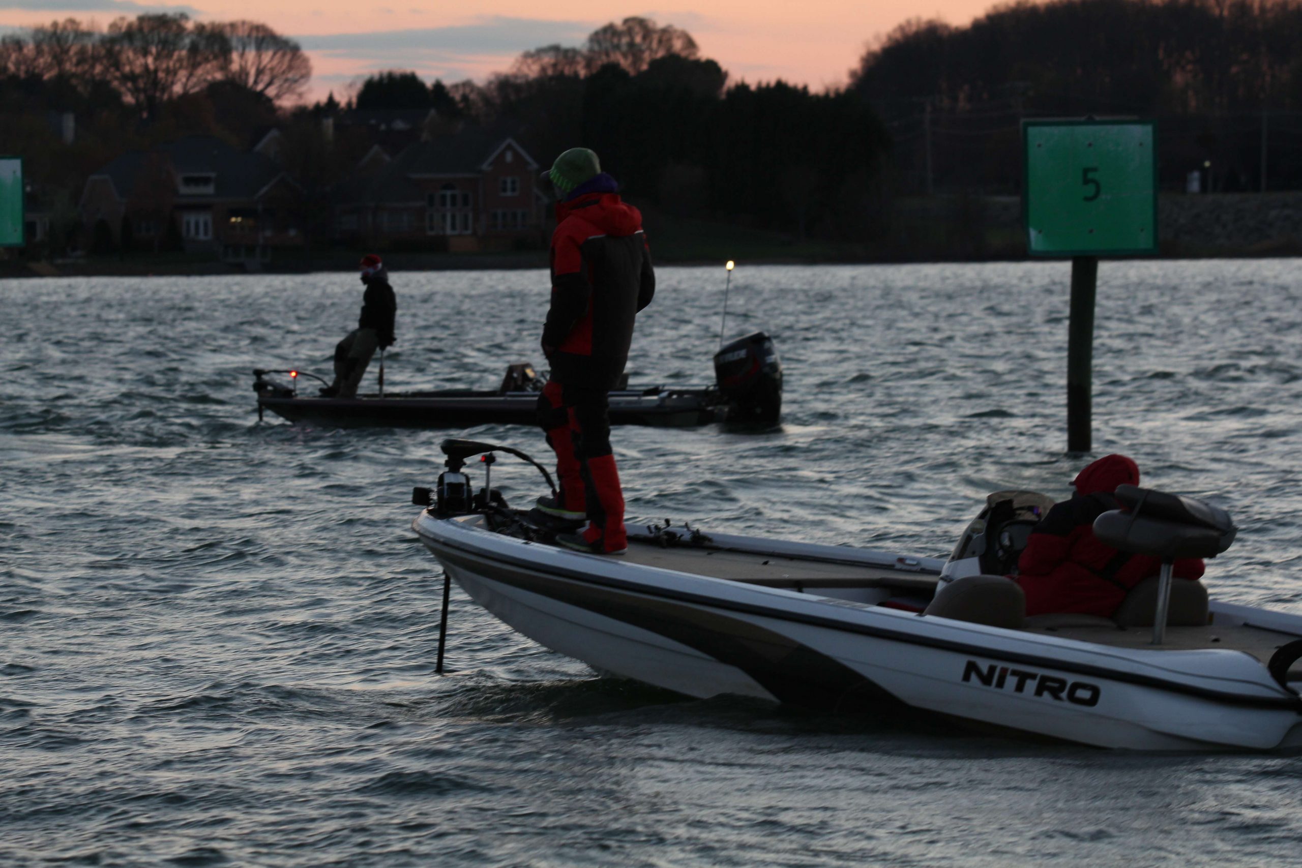 The top 20 collegiate teams return to Lake Norman, battling frigid temperatures and 25-30 mile per hour winds as they take off on the final day of the 2015 Carhartt College Eastern Regional.
