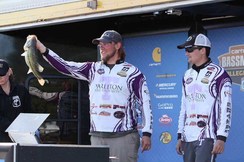 Austyn Fowler and Zach Hurst of Tarleton State University finish 16th with 12-4 for three days, missing the National Championship cut by only two places. 