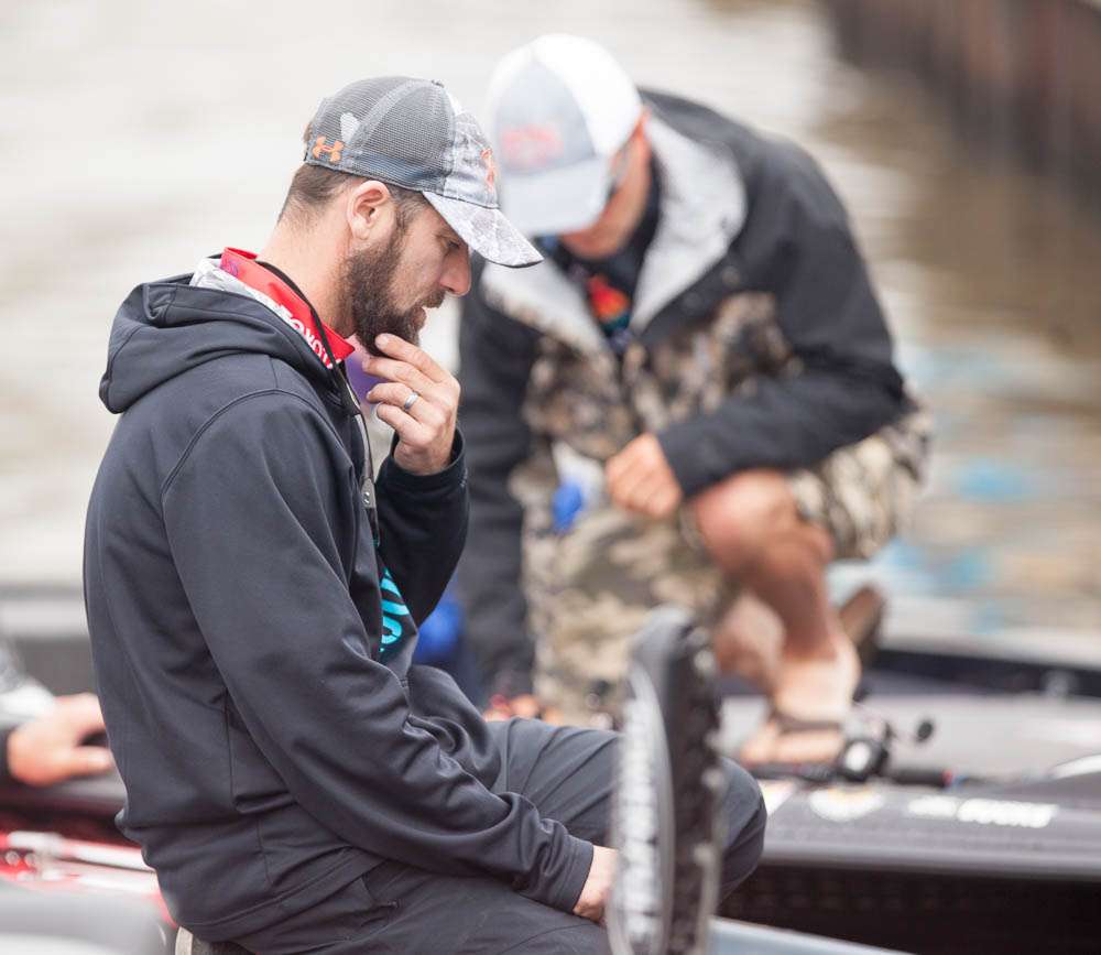 Michael Iaconelli gets ready because the fog is finally lifting.