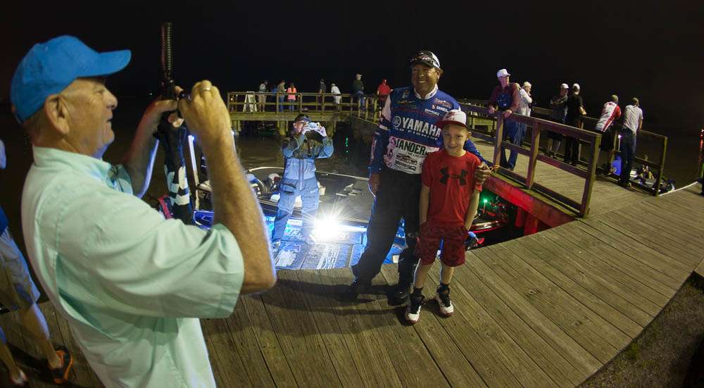 And photos with their favorite anglers like Dean Rojas.