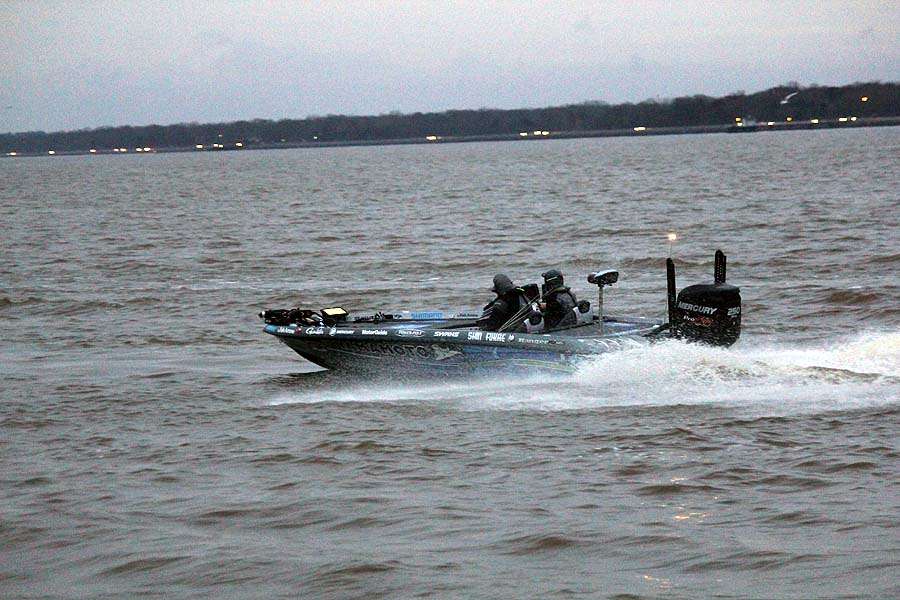 This boat and anglers speed to their first destination before getting to work. On the shoreline itâs the same scenario as cars and drivers commute to work. 