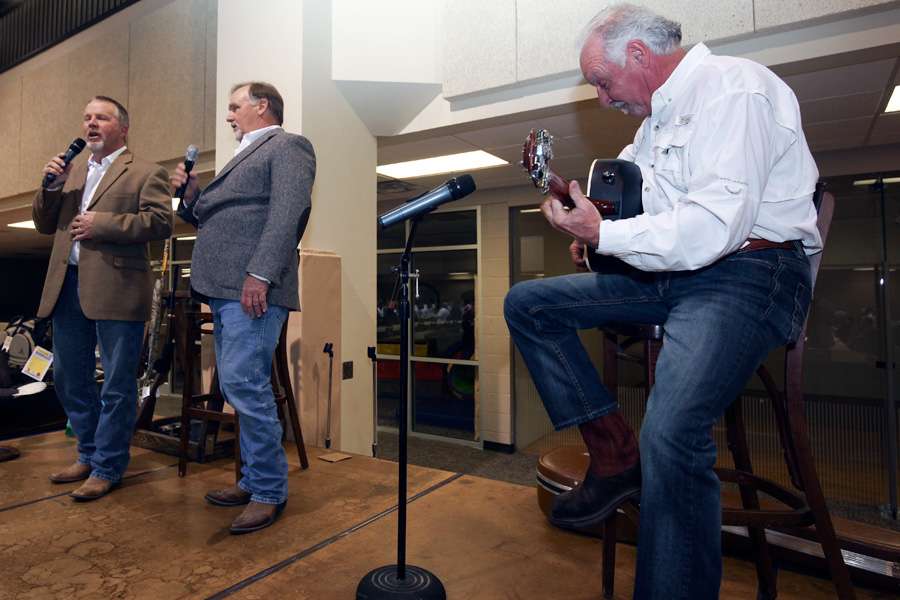 While eating dinner, everybody enjoyed the music of Hawkins Ridge. The group is made up of members Matt Kelly, Russell Hanson and Buddy Leach. 