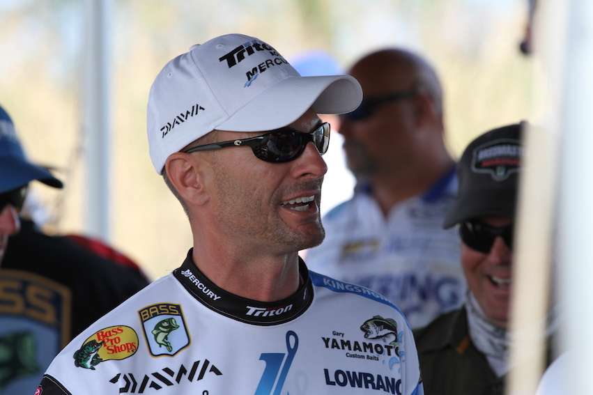 Randy Howell chats with other anglers.