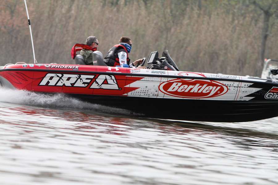 Justin Lucas speeds south on the Sabine River. 