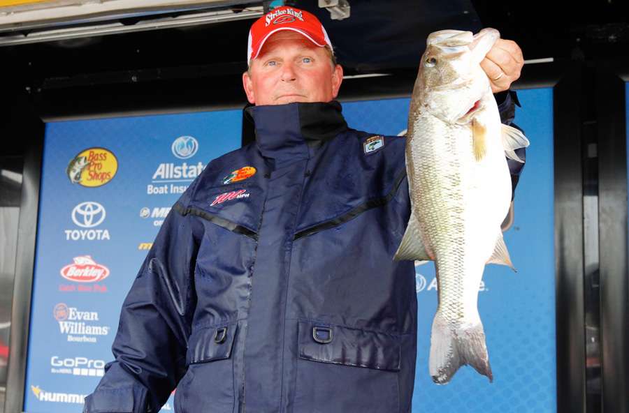 Billy Smith, co-angler (7th, 15-11)