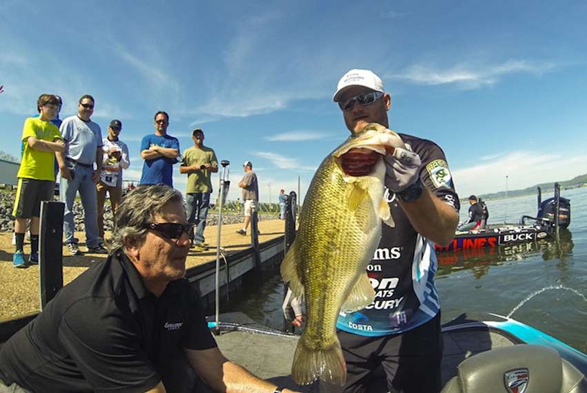 He believed it was a 7-pounder. It propelled his weight to 21 pounds, 7 ounces on Day 3.